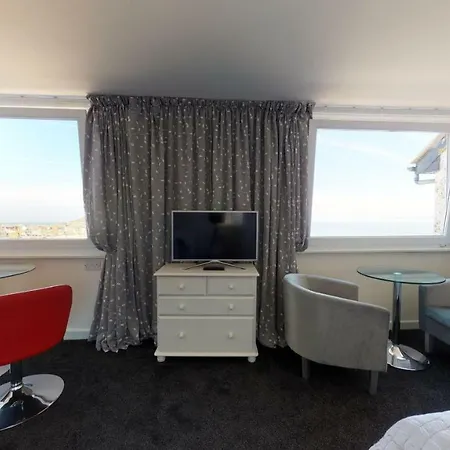 Bed & Breakfast Golden Hind 3*